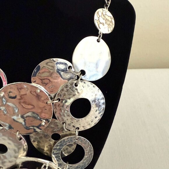 Chicos Hammered Disc Bib Necklace 17 to 20in Silver Tone Statement Chain - Picture 12 of 15